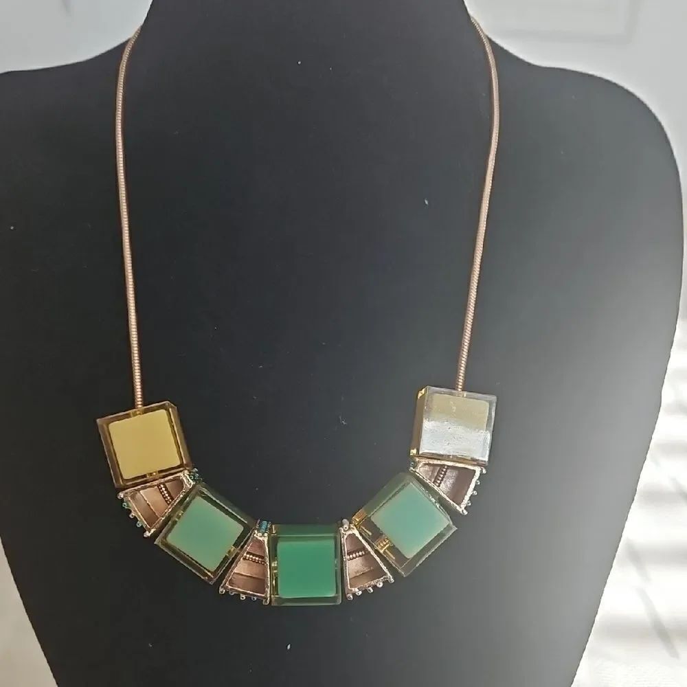 Elegant Gold and Green Necklace